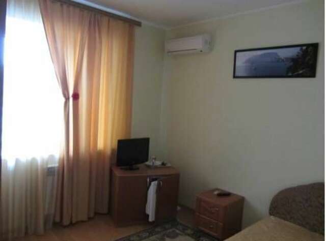 Гостиница Ялта Энгельс-92