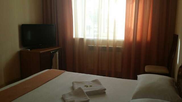 Гостиница Ялта Энгельс-83